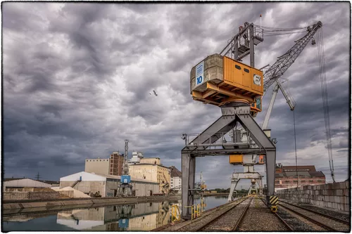 Flugverkehr über dem Hildesheimer hafen