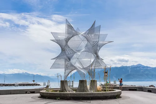 Lausanne-Ouchy ... Ouverture au Monde (© Buelipix)