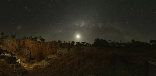 Jingemia cave & the Milky way